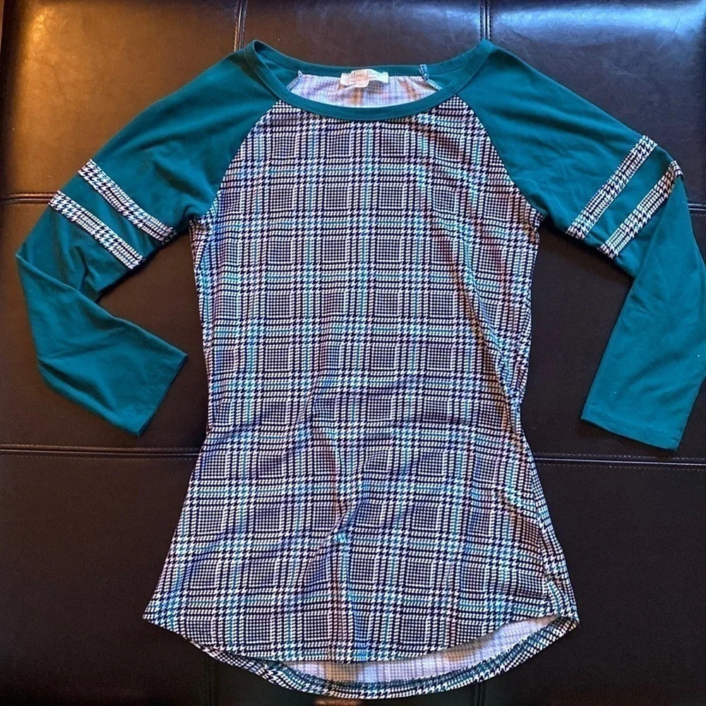 Houndstooth Fitted Long Sleeve Baseball Tee​​​​​​​​​​